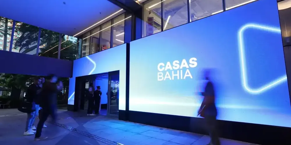 Após a suspensão das demissões, a varejista declarou que respeita as decisões judiciais e que prestará os esclarecimentos que forem solicitados
