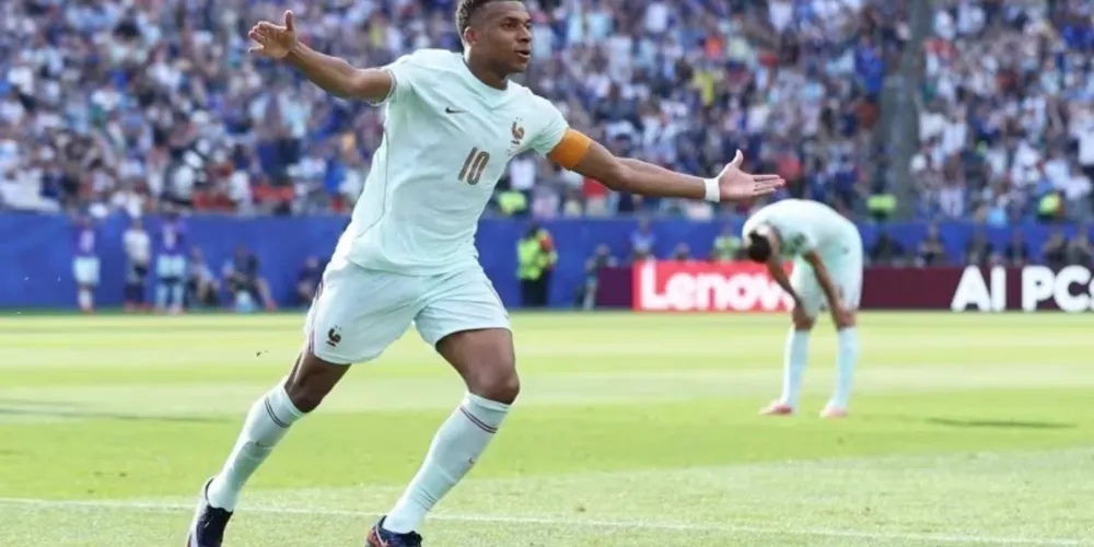 França, de Kylian Mbappé, faz a semifinal contra Espanha