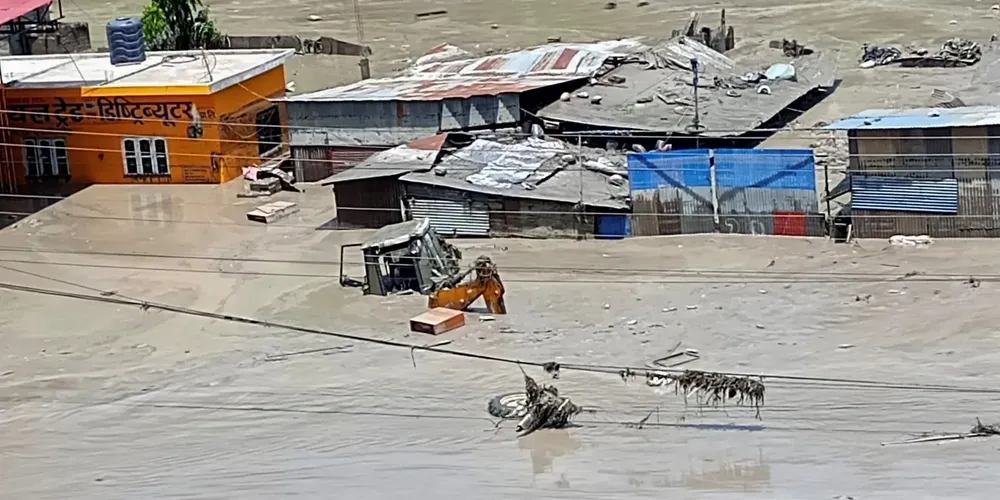 Enchente repentina em Galchhi, no Nepal