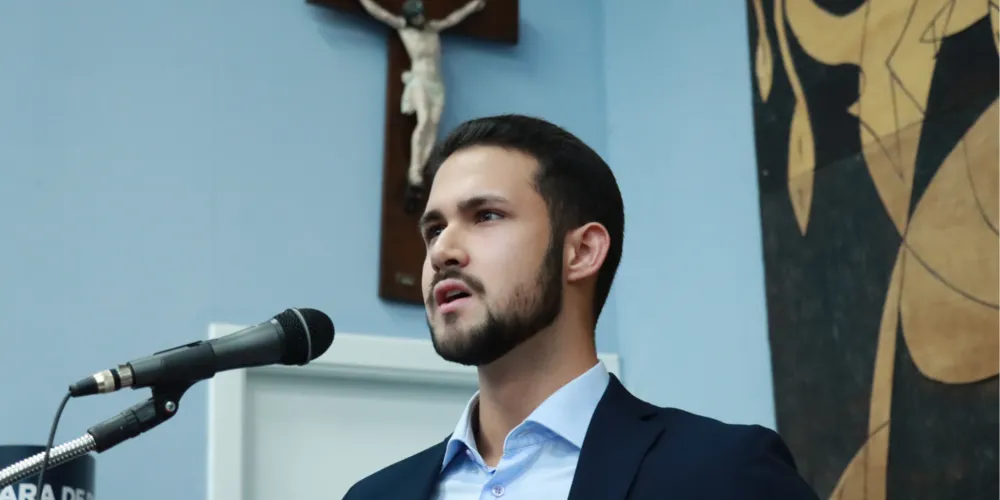 Lucas Woytichoski, escritor, pesquisador genealogista e acadêmico de Direito da UEPG