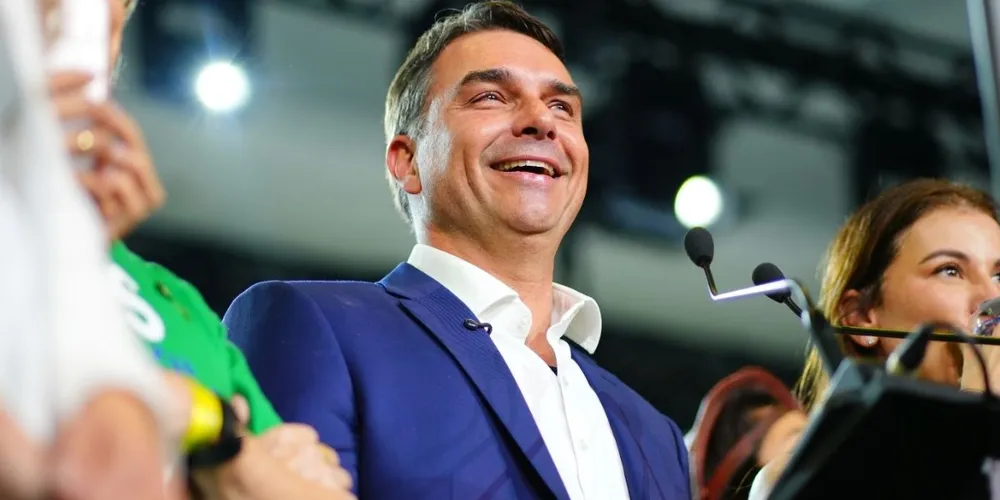 Flávio Bolsonaro durante Convenção do Partido Liberal
