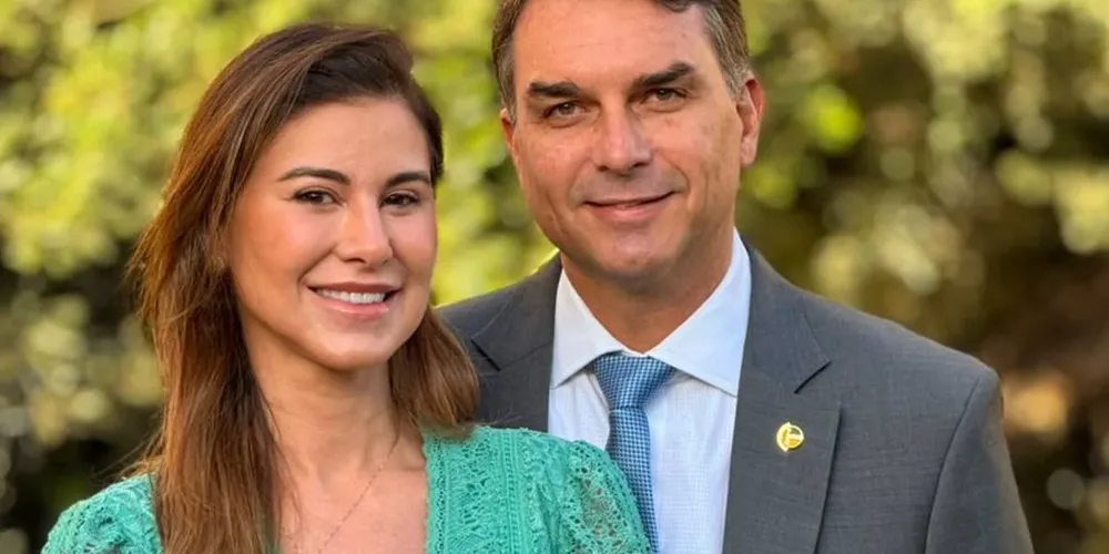 Bolsonaro quer se consultar com a esposa do filho, a dentista Fernanda Bolsonaro