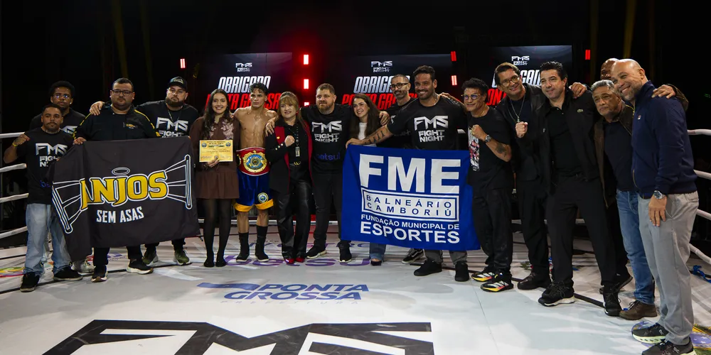 Tarsis "Tarzan" Santana, de apenas 23 anos, confirmou o favoritismo ao derrotar o piauiense Eduardo da Cruz por nocaute técnico no nono round