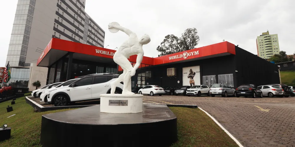World Gym está localizada na Av. João Manoel dos Santos Ribas, 600