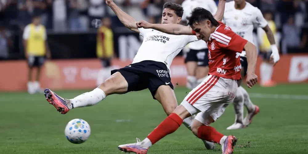 Bernabei finaliza para marcar gol do Inter sobre o Corinthians na Copa do Brasil