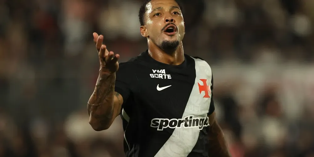 David comemora o segundo gol do Vasco sobre o Olimpia pela Sul-Americana