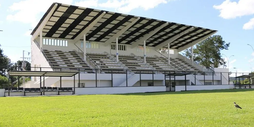 O investimento é de cerca de R$ 400 mil e vai beneficiar toda a comunidade esportiva castrense