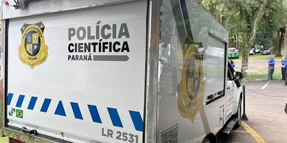Após a confirmação da morte, foram acionadas equipes da Polícia Científica e da Polícia Civil