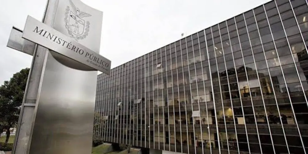 Na ação penal, a Promotoria de Justiça aponta como qualificadoras o uso de meio cruel e de recurso que dificultou a defesa da vítima