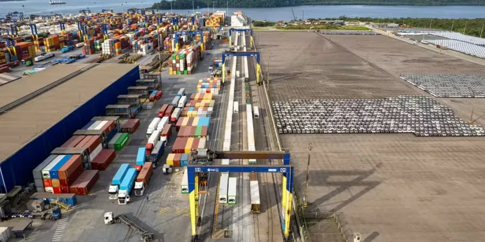 Pátio do Terminal de Contêineres de Paranaguá (TCP), que atingiu movimentação recorde de unidades refrigeradas (reefer) no primeiro semestre