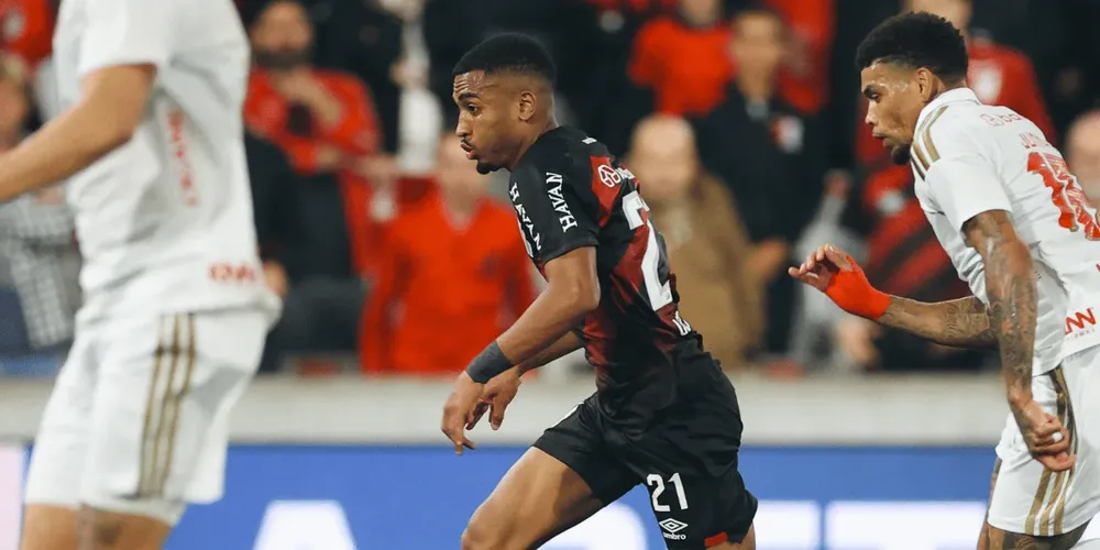 Com o resultado, o Athletico-PR segue na 3ª colocação da Série A
