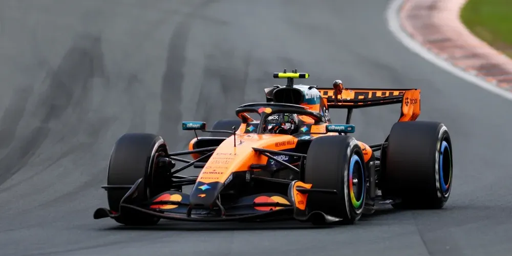O piloto Lando Norris venceu o Grande Prêmio da Holanda neste domingo (23)