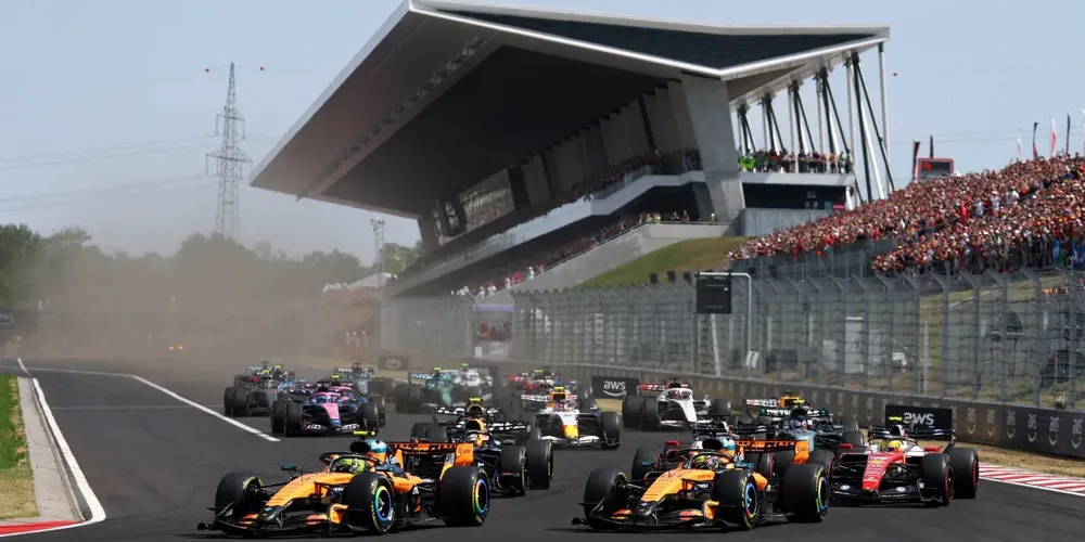O atual campeão mundial largou da pole position e confirmou o triunfo em Hungaroring