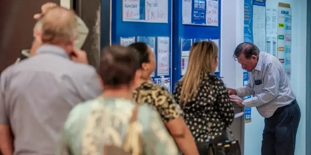 As apostas podem ser feitas em casas lotéricas credenciadas pela Caixa ou pela internet