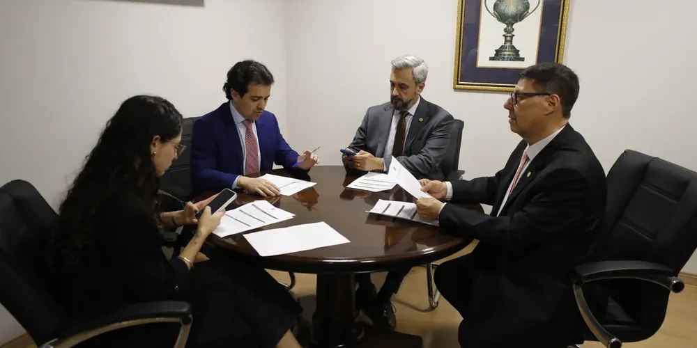 Reunião ocorreu após a Sessão Plenária desta segunda-feira (20)