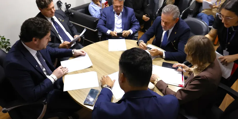 Reunião ocorreu após a Sessão Plenária desta segunda-feira (20)