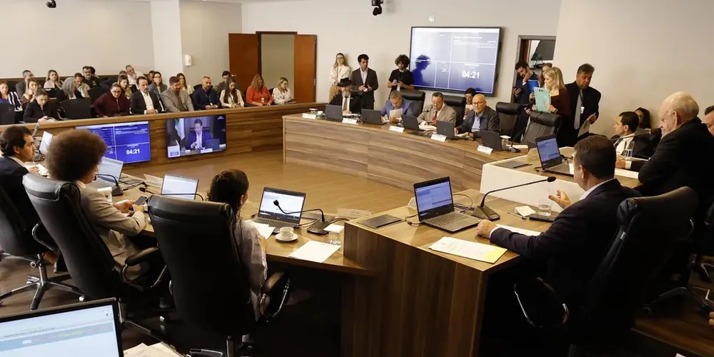 Reunião ocorreu na manhã desta terça-feira (21), no Auditório Legislativo