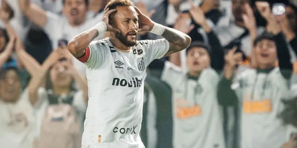 Neymar é protagonista do Santos sobre a Chapecoense no Brasileirão