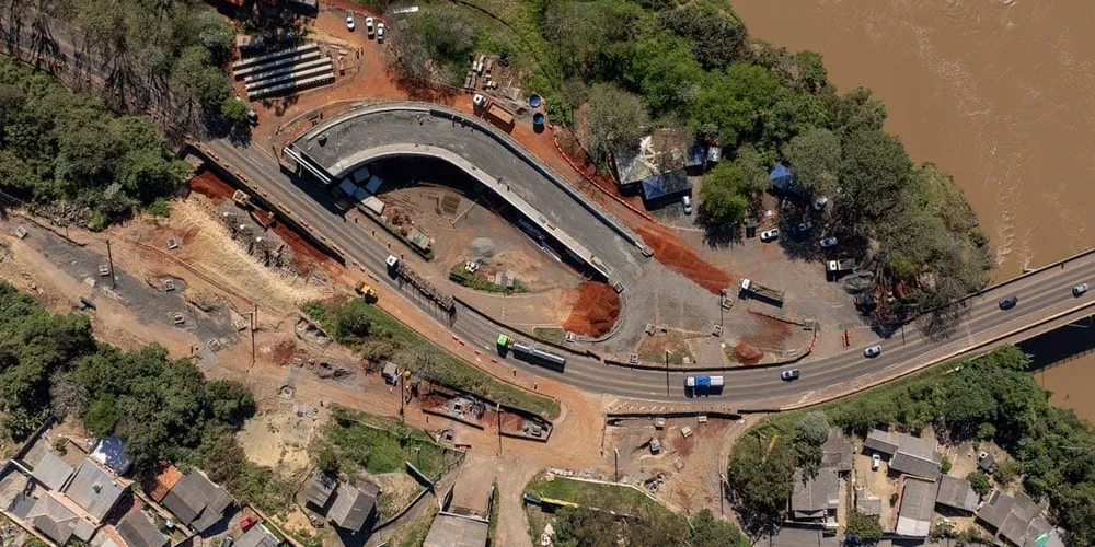 As medidas de sinalização e organização do tráfego serão conduzidas pelas equipes responsáveis pela obra, com o apoio das autoridades locais