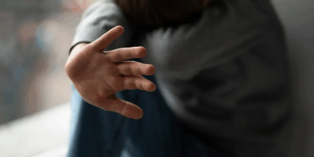 Pai foi preso em Andirá, no Norte do Paraná, após a filha de 14 anos relatar abusos sofridos em 2024; homem teria descumprido medidas protetivas