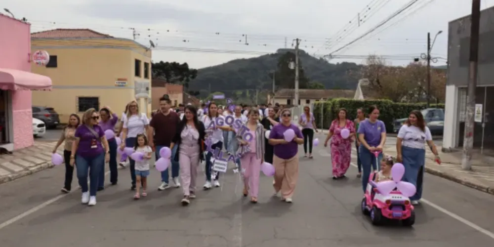 O Agosto Lilás faz referência ao aniversário da Lei Maria da Penha e tem como objetivo ampliar a conscientização sobre a violência contra a mulher