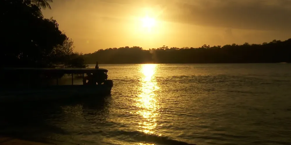 Pôr do sol na região da Margem Equatorial, no estado do Amapá