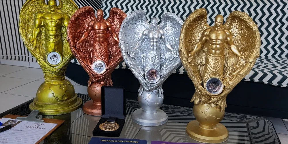 O tatuador acumula quatro prêmios na Tattoo Week, além de outros 40 troféus