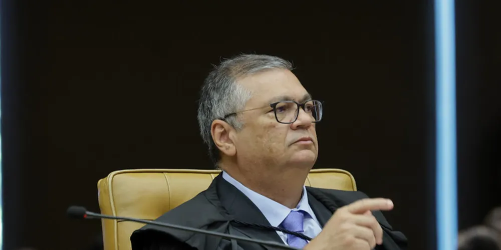 Determinação de Dino ocorre em meio às investigações da Polícia Federal sobre a participação de políticos sem mandato parlamentar na destinação de recursos do Orçamento