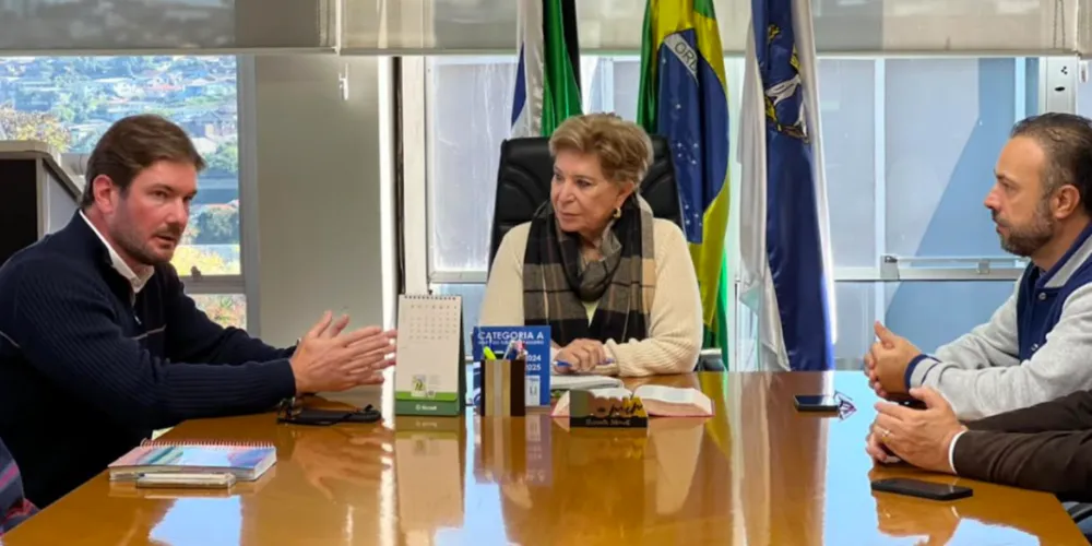 Apresentação foi realizada no gabinete da prefeita nesta segunda