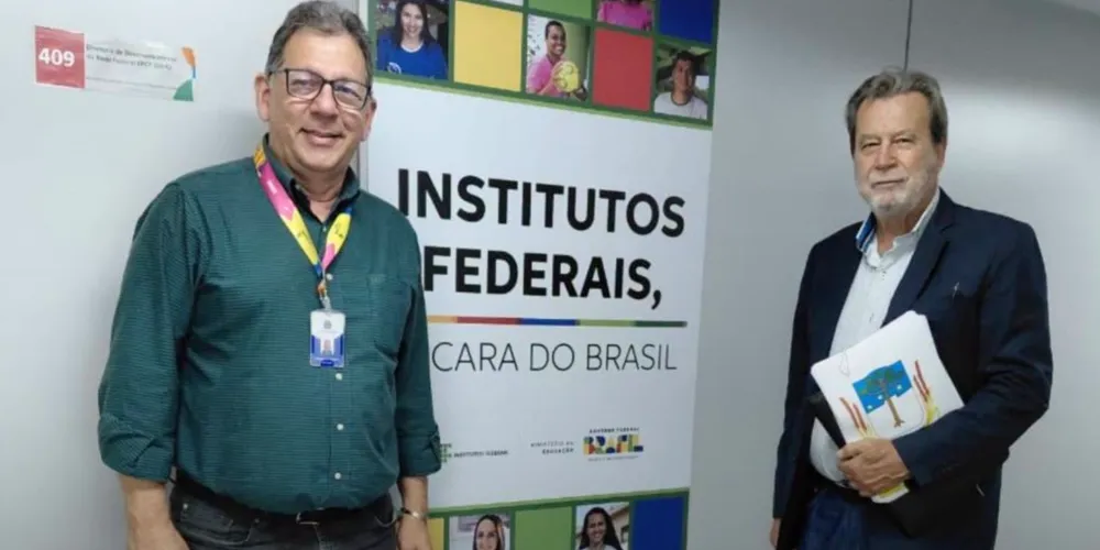 A proposta foi entregue pelo secretário de Relações Institucionais e Governamentais de Mallet, Claudio Kaminski