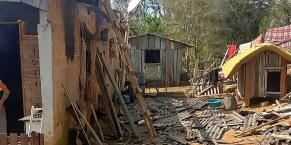 Tempestade atingiu a área rural de Reserva entre a noite de sexta-feira (14) e a madrugada de sábado (15)