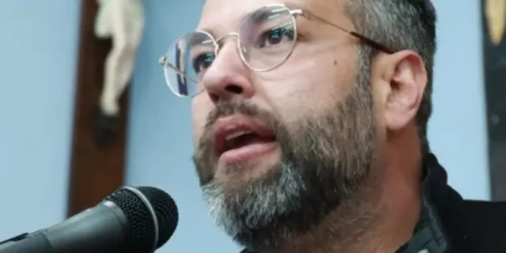 Secretário municipal de Cultura, Alberto Portugal, participa do debate