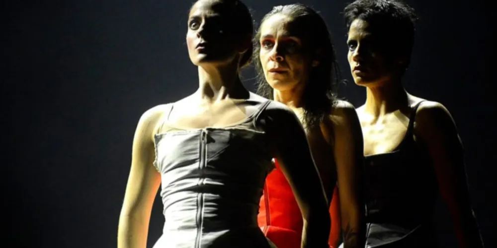 O espetáculo “A Criada” é da Téssera Companhia de Dança da Universidade Federal do Paraná