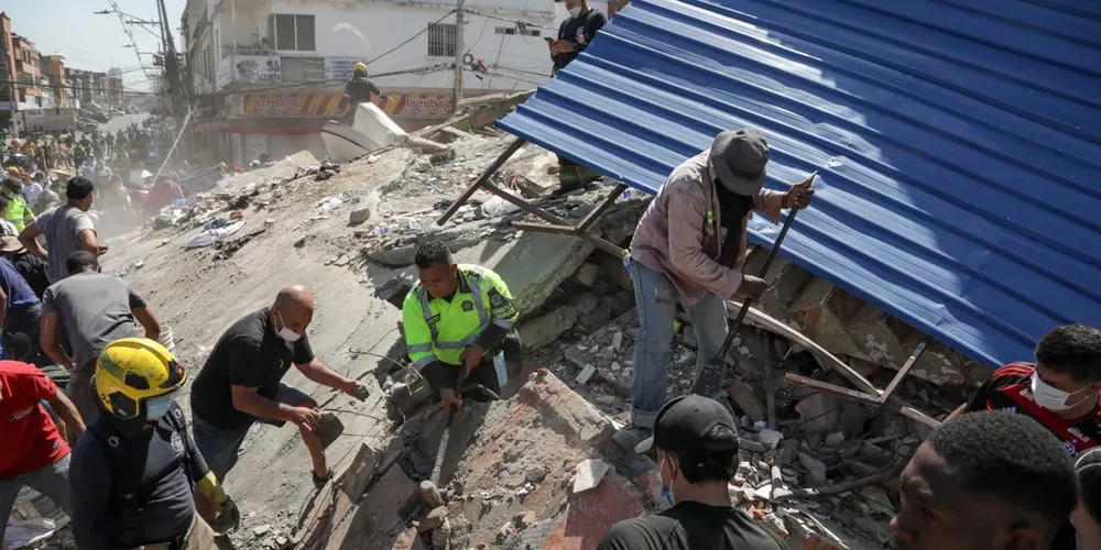 O terremoto, de magnitude 7,4, foi o mais forte a atingir a Colômbia nos últimos 10 anos