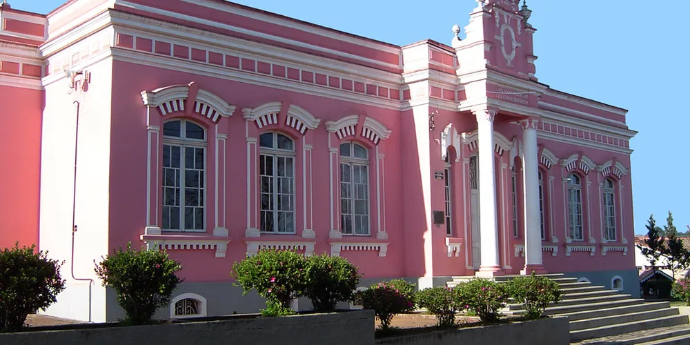 Biblioteca Pública de Tibagi é um exemplo de ponto cultural fundado em 13 de outubro de 1965