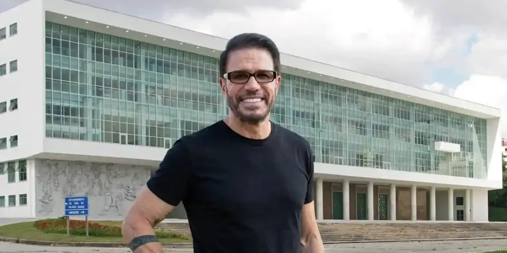 O DC havia pedido a retirada do nome de Tony Garcia das pesquisas