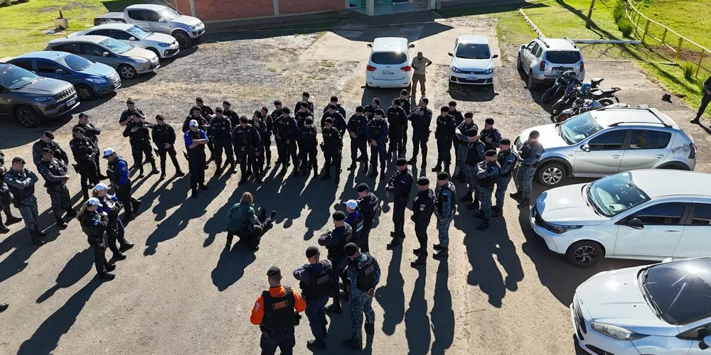 Participantes receberam instrução de policiais civis do Grupo Tigre e o instrutor da Defesa Civil de Ponta Grossa, Elinton Rodrigo Krambeck