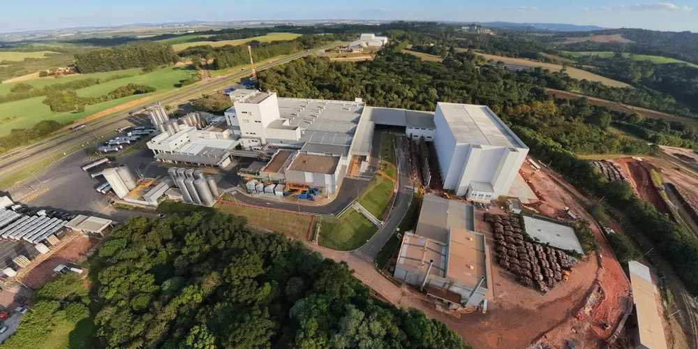A queijaria da Unium, instalada em Ponta Grossa, conta com equipamentos Tetra Pak