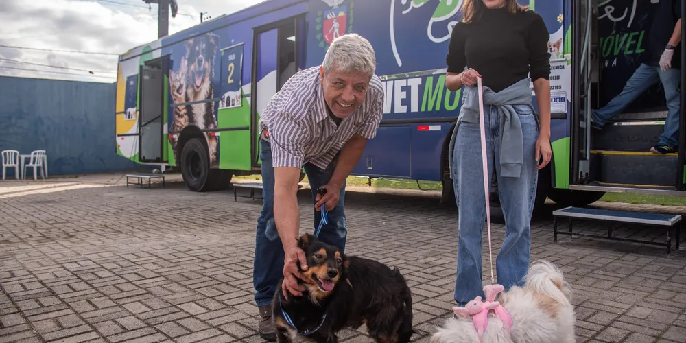 O programa tem como foco o conceito de Saúde Única, que integra saúde animal, humana e ambiental, e busca ampliar o acesso aos serviços veterinários