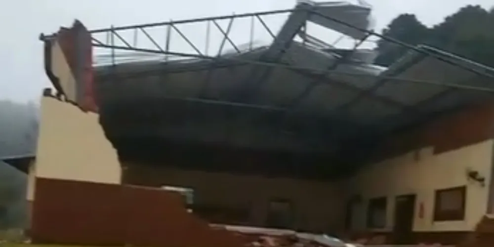 Moradores relatam passagem de tornado