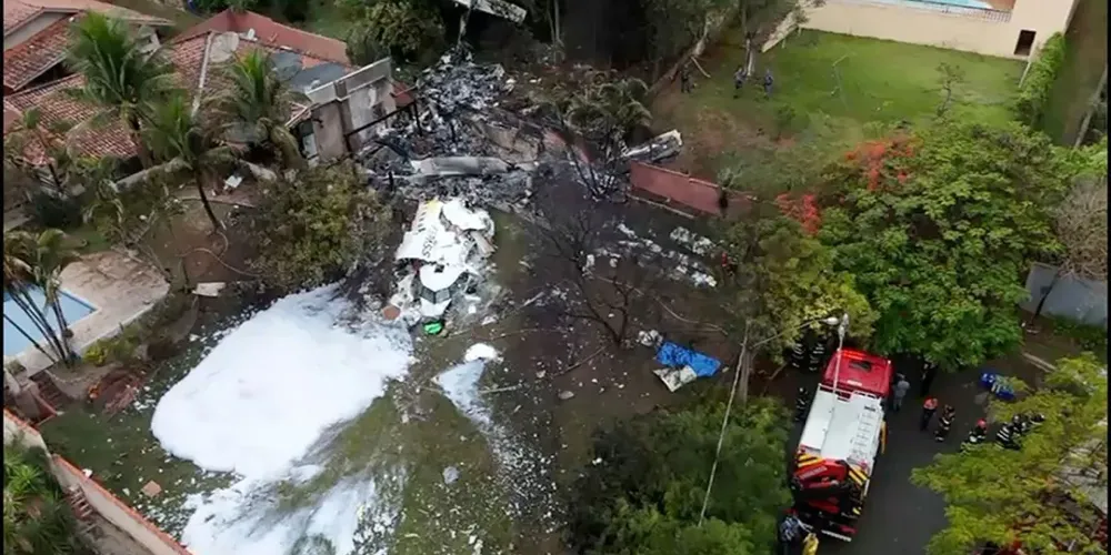A queda do avião ATR 72-500 da Voepass, em Vinhedo (SP), no dia 9 de agosto de 2024, foi sucedida por uma sequência de alertas na cabine que começou mais de uma hora antes do impacto final