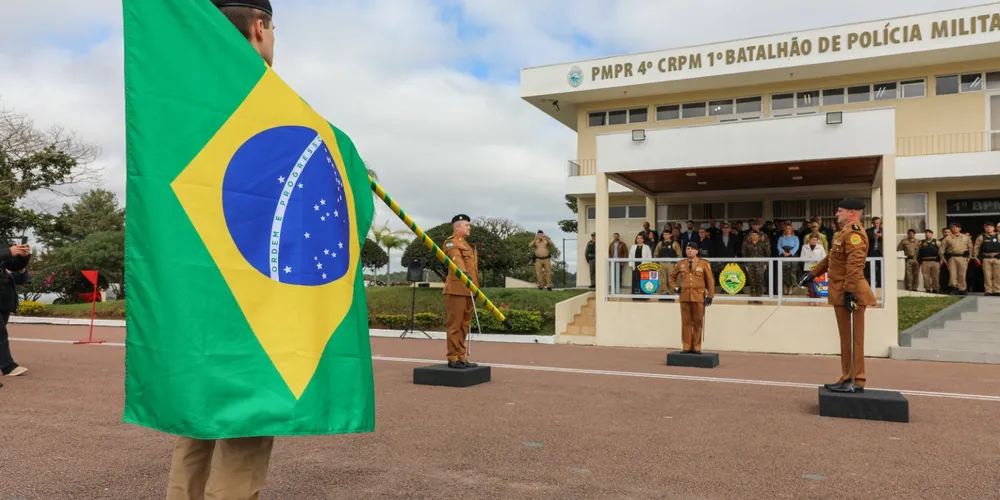 Seguindo o mais autêntico tradicionalismo militar, a transmissão do comando foi conduzida por meio dos atos protocolares que simbolizam a passagem da autoridade e da responsabilidade pelo comando da Unidade