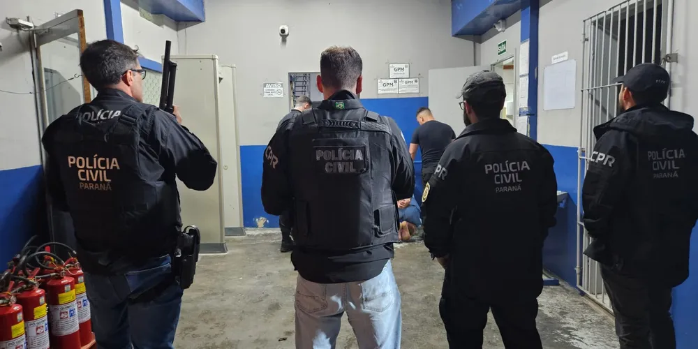 Após o cumprimento dos mandados, os presos foram encaminhados ao sistema penitenciário