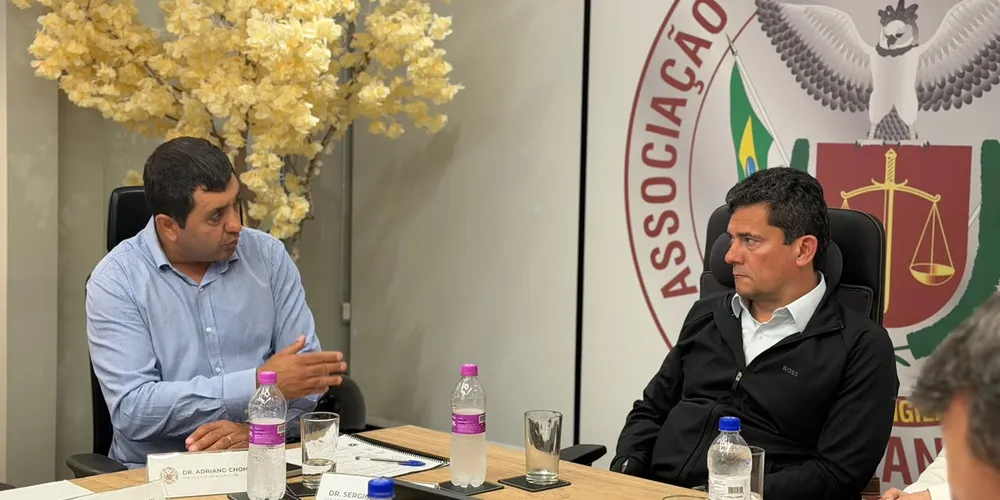 Sergio Moro (à direita), candidato ao Governo do Paraná