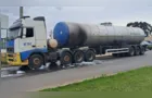 Caminhão pega fogo em via pública na 'Colônia Dona Luiza' em PG