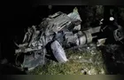 Motorista morre após carreta despencar em ribanceira de Santa Catarina