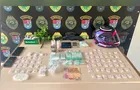 Dupla é presa com cocaína, pés de maconha e simulacro de arma de fogo em PG