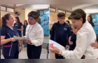 Elizabeth visita escola e parabeniza alunos pelo 'Dia do Estudante'