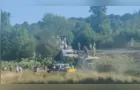 Trem de passageiros descarrila e mobiliza bombeiros