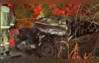 Caminhoneiro invade contramão, bate de frente com carro e foge após morte de motorista